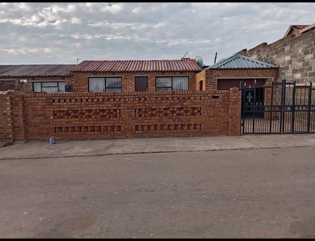 2 BEDROOM HOUSE FOR SALE IN NALEDI